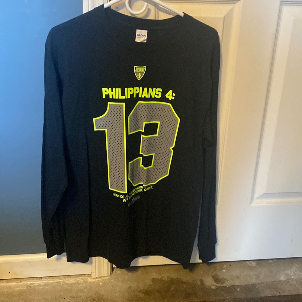 mens size M Philippians 4:13 long sleeve t shirt NWT